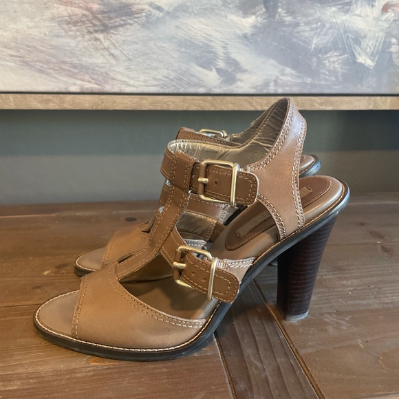 Banana Republic Heels - Picture 2 of 9